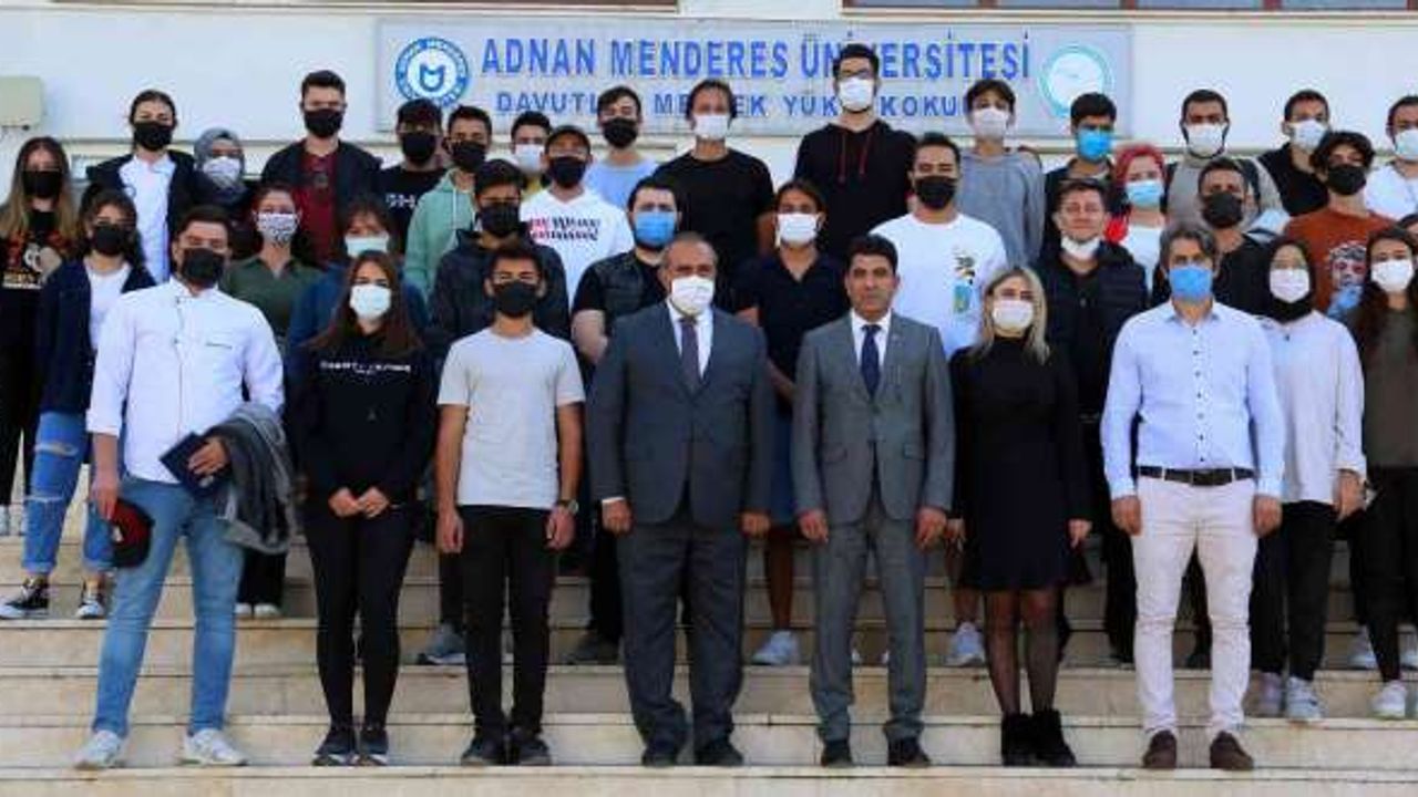 ADÜ Rektörü Aldemir, Davutlar MYO öğrencileri ile bir araya geldi