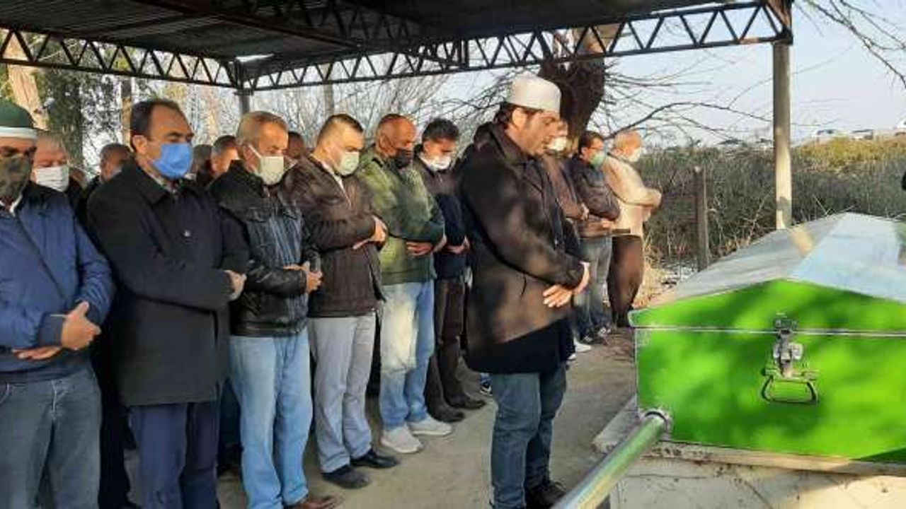 Türkiye’nin en kısa boylu kadını son yolculuğuna uğurlandı
