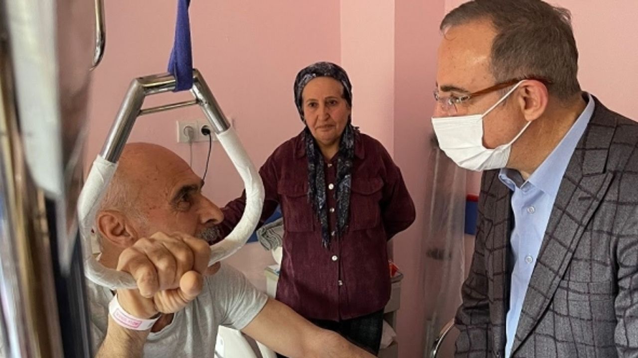 AK Partili Sürekli: "İzmir’imize gelen depremzedelerimizi yalnız bırakmıyoruz"