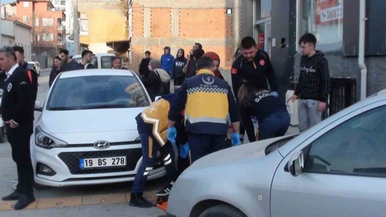 Çorum’da iki otomobil çarpıştı: 3 yaralı