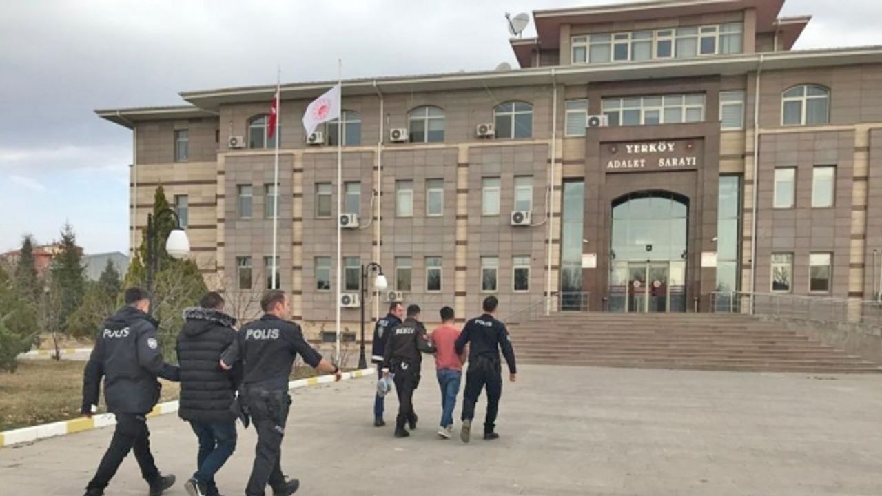 Oto fareleri, 300 saatlik kaydın incelenmesi ile yakalandı