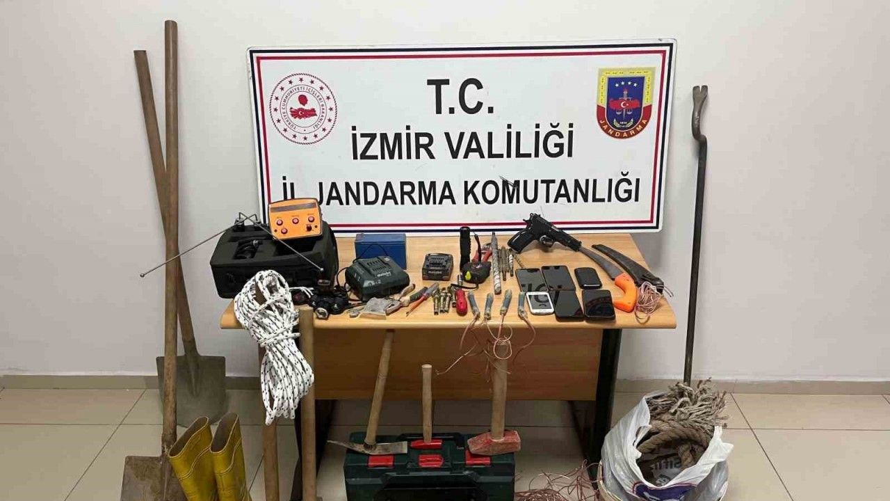 İzmir’de kaçak kazı yapan 7 kişiye suçüstü