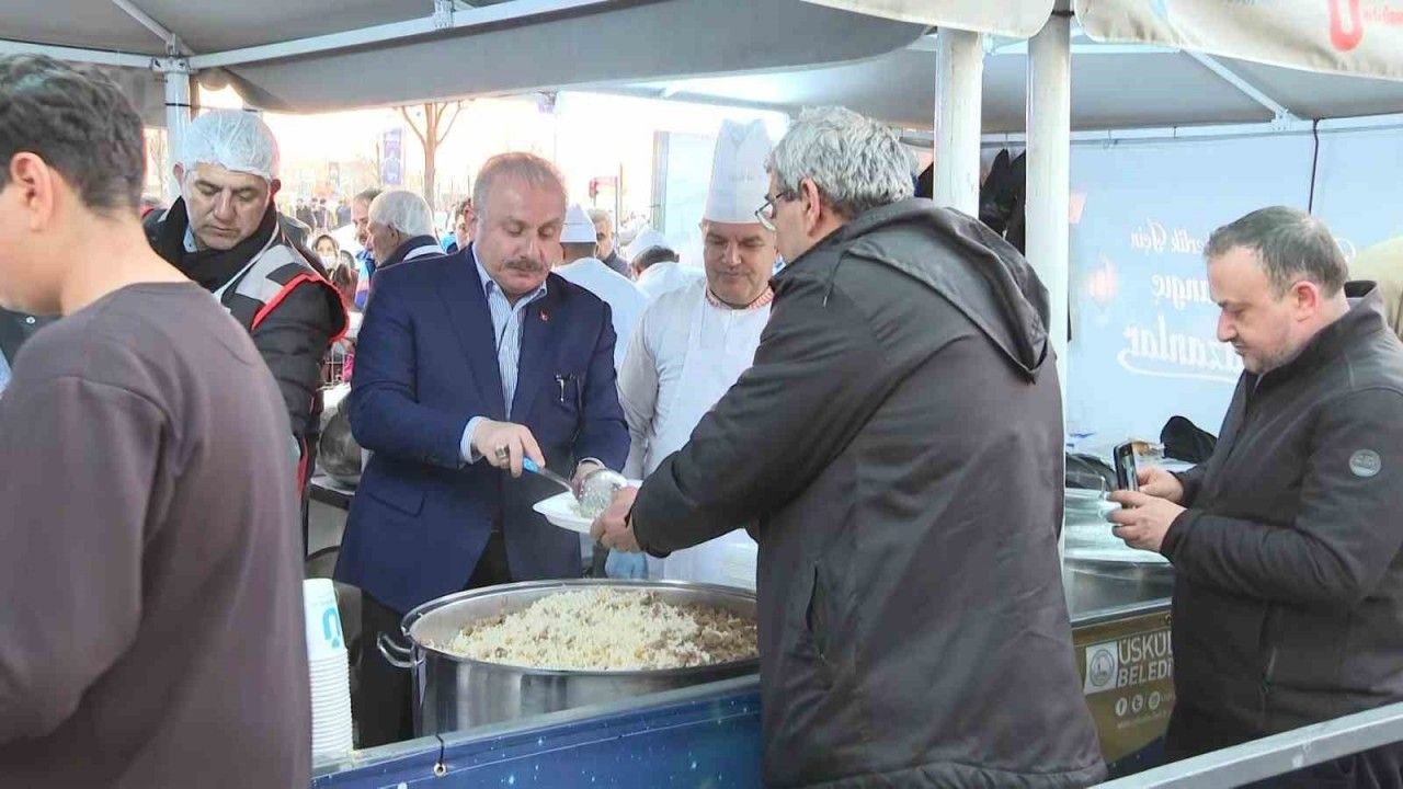 TBMM Başkanı Mustafa Şentop, Üsküdar’da vatandaşlarla iftarda buluştu