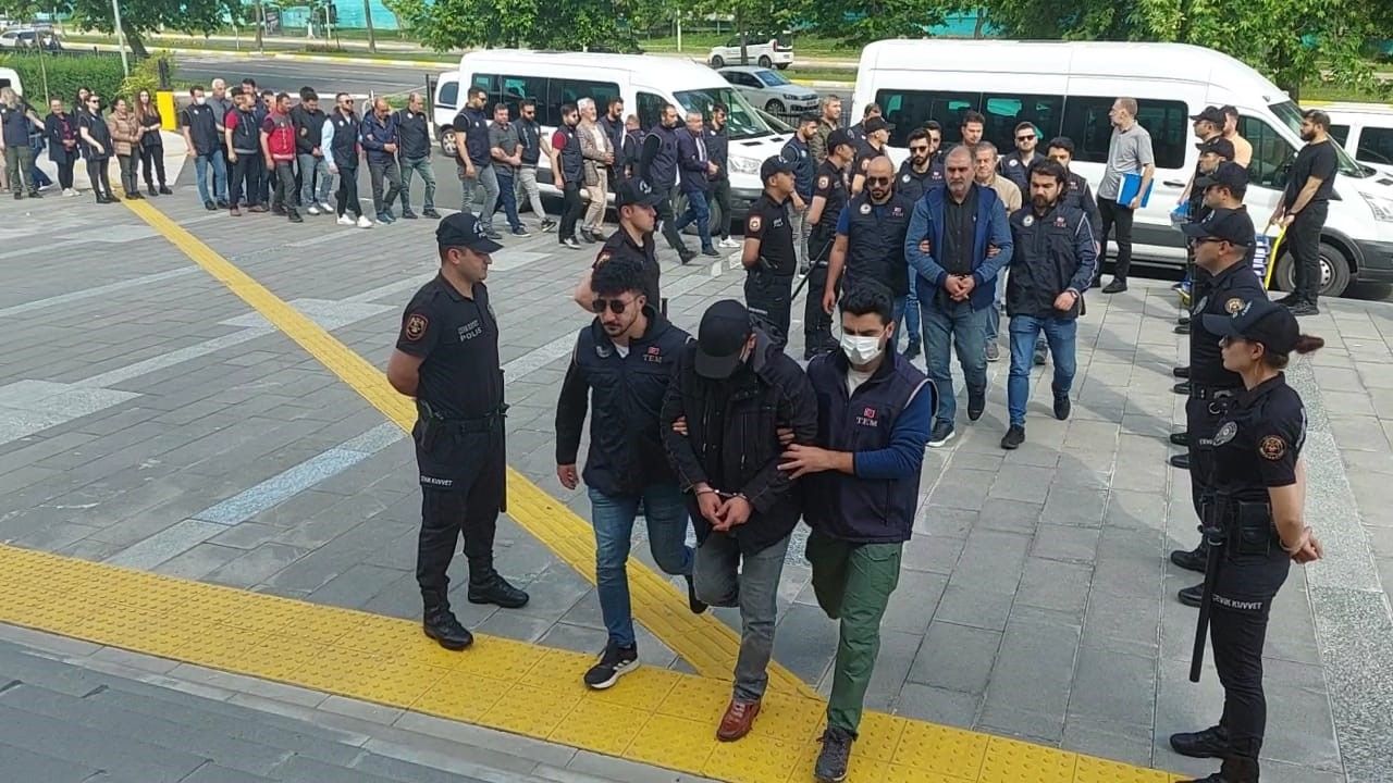 PKK elebaşının korumasının yakalandığı operasyonda 24 kişi adliyede