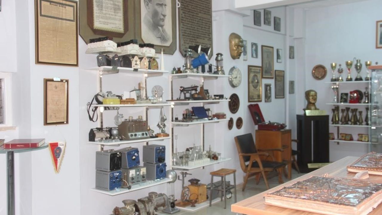 Tarihi Erzincan Lisesi’nde bulunan müze tarihe ışık tutuyor
