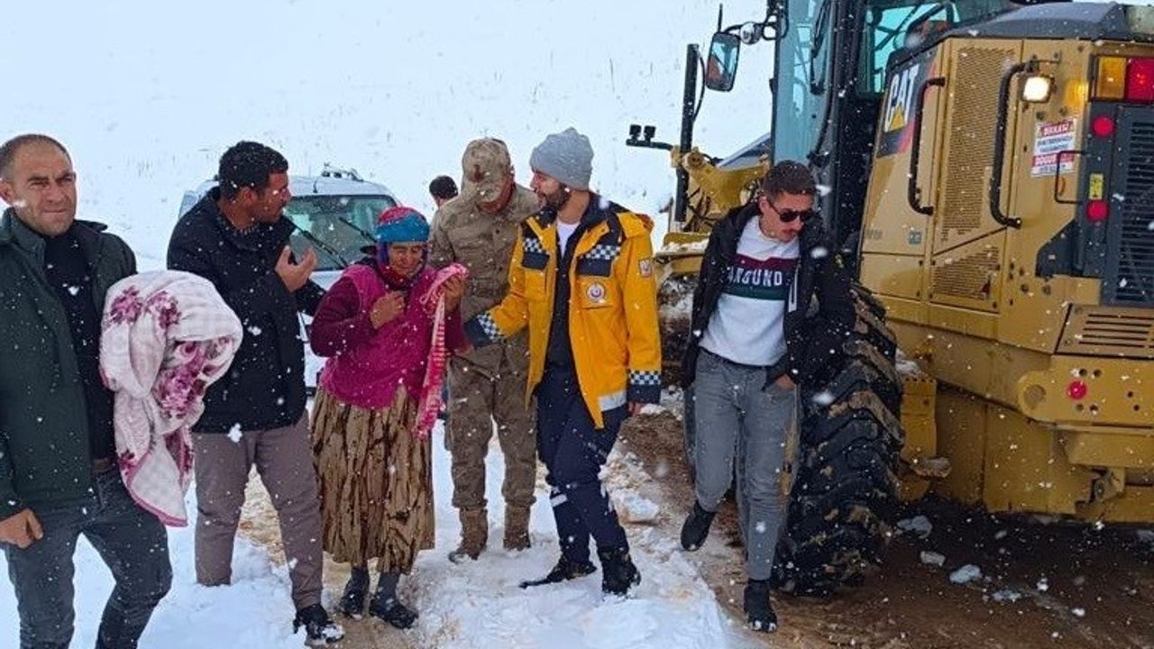 Erzurum’da ilçelerde eğitime kar engeli