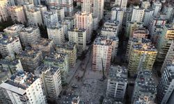 Adana Alpargun Apartmanı’nda arama kurtarma çalışmaları dron ile görüntülendi