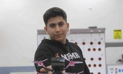 Depremden dolayı yarım kalan hayalini Elazığ’da gerçekleştirdi, güneş enerjili yarış dronu yaptı