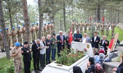 Şehit Teğmen Cemal Tepeli kabri başında anıldı