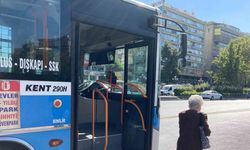 Ankara’da özel halk otobüsü şoförleri ile 65 yaş üzeri vatandaşlar karşı karşıya geldi
