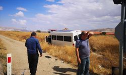 Burdur’da otomobil ile minibüs çarpıştı: 5 yaralı