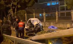 İzmir’de belediye otobüsü ile otomobil kafa kafaya çarpıştı: 1 ölü, 2 yaralı