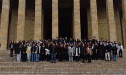Çınar Akademi'den Anıtkabir'e ziyaret