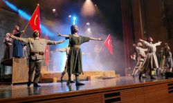 'Cumhuriyete Doğru' oyunu Bursalıalrla buluştu