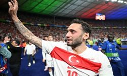 Hakan Çalhanoğlu maç sonu gözyaşlarına boğuldu