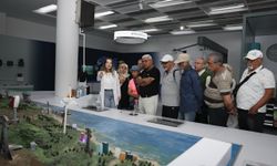 Mersin'de Emeklilerden Mercan Bilim Merkezi’ne Tam Not