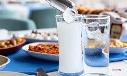 ÖTV zammı sonrası alkollü içki fiyatları fırladı. Beylerbeyi rakı 2.175 TL’ye kadar çıktı. Zamın detayları haberimizde..