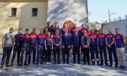 İzmir'de Başkan Tugay'dan itfaiye personeline ziyaret