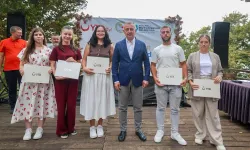 Kocaeli'de Başkan Büyükakın, soydaş gençlerle buluştu