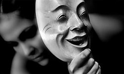 Psikopat Eğilimli Kişilerin En Çok Tercih Ettiği Renk: Neden O Renk?