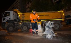 Büyükşehir Asfaltı Gece Yeniliyor, Trafik Aksamıyor