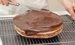 Çaydanlığın Dibini Dökmeyen Yaşadı - Bu Pasta Pastaneye Kilit Vurdurur!