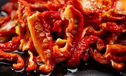 Bir Kavanozda Yaz Lezzeti - Zeytinyağlı Kurutulmuş Domates Evlerde Neden Bu Kadar Tutuldu