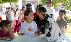 Mersin’de bilim mahallelere indi: Çocuklar Güneş’i teleskopla gözlemledi