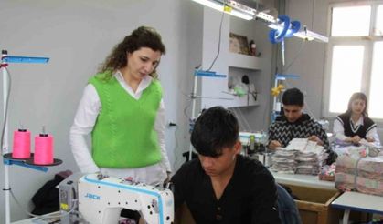 Devlet desteğiyle tekstil atölyesi kurdu, hedefi 100 kişiye istihdam sağlamak