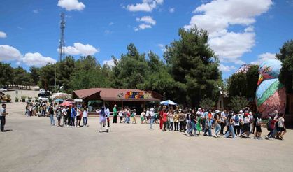 Gaziantep Hayvanat Bahçesi’ni 1 yılda 4 milyon 750 bin kişi ziyaret etti
