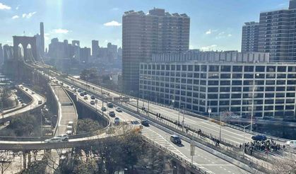 New York’taki Yahudiler "Gazze’de ateşkes" çağrısıyla Holland Tüneli’ni trafiğe kapattı