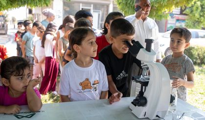 Mersin’de bilim mahallelere indi: Çocuklar Güneş’i teleskopla gözlemledi