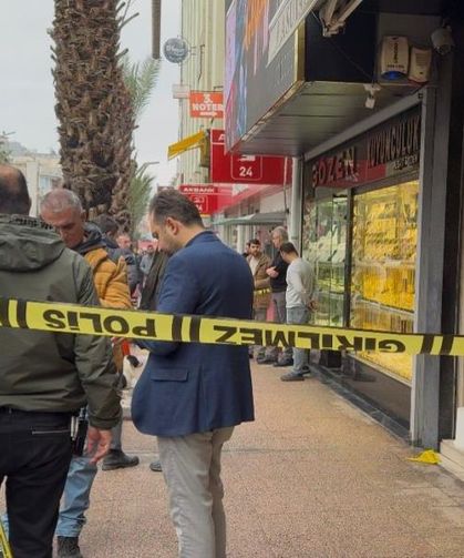Tarsus’ta Kuyumcuda Silahlı Soygun: 100 Gram Altınla Kaçtı