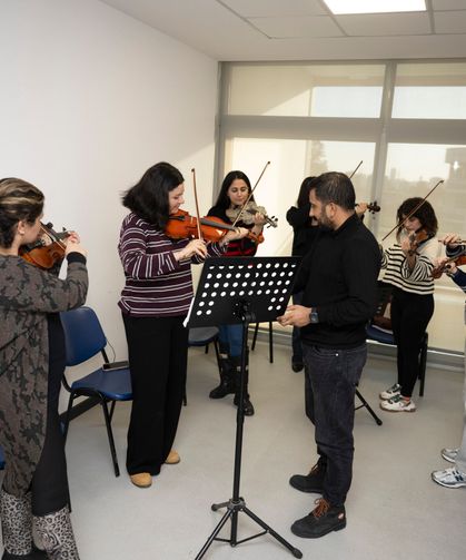 Mersin’de Ücretsiz Enstrüman Kurslarına Yoğun İlgi