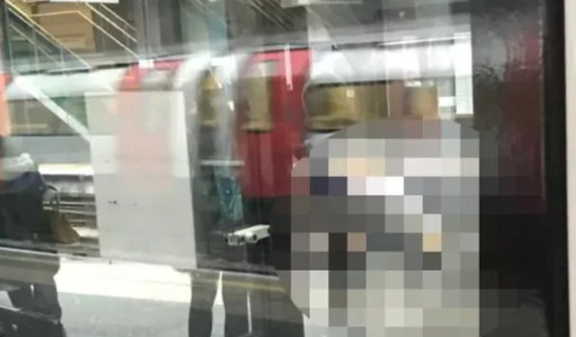 +18 Yetişkin video İzleyen Metro Görevlisi İfşa edildi