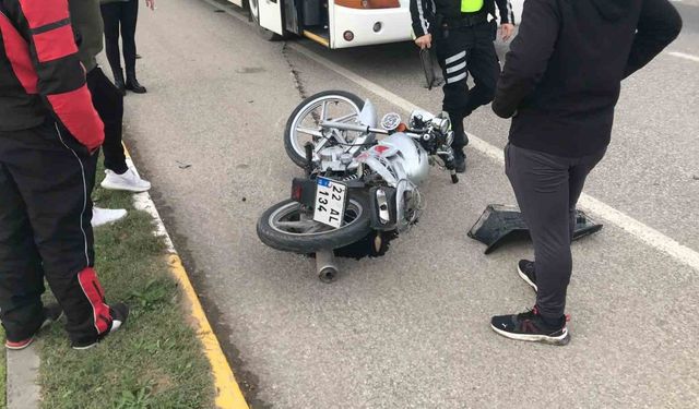 Edirne’de otobüs, otomobil ile motosikletin karıştığı kazada 1 kişi yaralandı