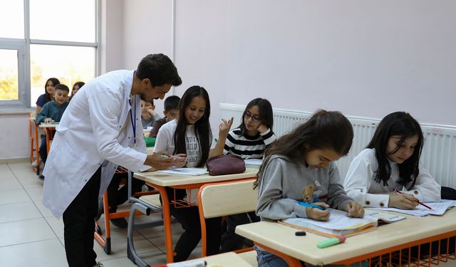 Gülnar’ın Gençleri Geleceğe Büyükşehir ile Hazırlanıyor