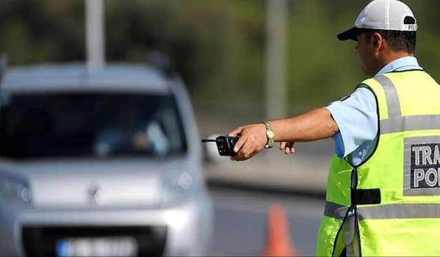 2025’te Trafik Cezaları Zamlandı: Drift, Alkol, Kırmızı Işık! Ceza 150 Bin TL’ye Dayandı