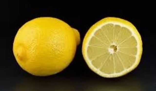 Limonu buzdolabına atmadan önce bunları yapanlar bozulma sorunu yaşamamış! Aylarca taze kalan limonlar şaşırttı…