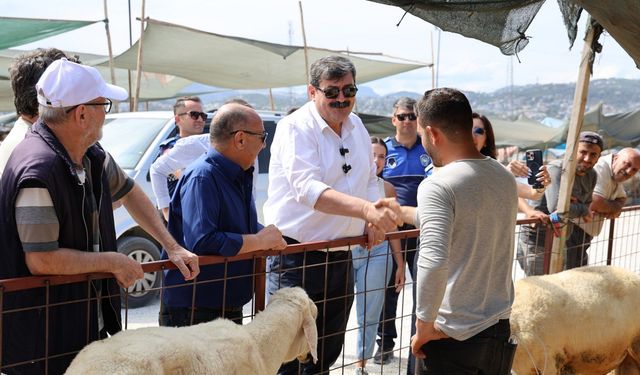 Toroslar’da Kurban Pazarı Bayrama Hazır!