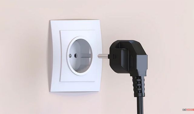 Şarj cihazını prizde bırakmak elektrik faturanızı gizlice 20 TL artırıyor, batarya ömrünüz de kısalıyor!