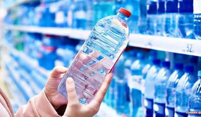 Nestle Fransa’da Şişe Suları Skandalı Büyüyor: Polis Araması ve Yasaklı Arıtma İddiaları Gündemde