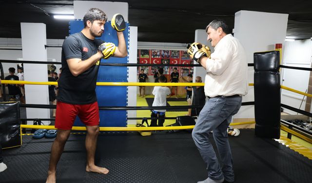 Başkan Yıldız, Muay Thai Sporcularıyla Buluştu