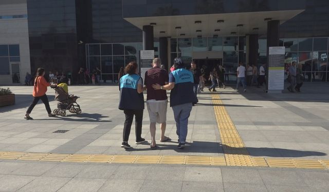 Akdeniz Belediyesi’nin Onkobüs’ü Kanser Hastalarının Hayatını Kolaylaştırıyor