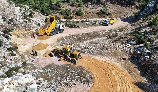 Kuzoluk Mahallesi’nde Ulaşım Sorunu Çözüldü: Tarsus Belediyesi’nden 3 Kilometrelik Yol Hamlesi