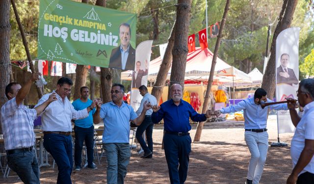 Büyükşehir Belediyesi Toroslar’daki Muhtarları Bir Araya Getirdi