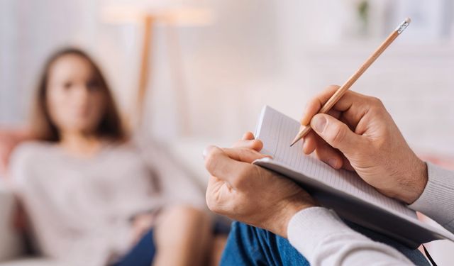 Anne Baba ile Çocuk Arasındaki Arkadaşlık Masum mu Tehlikeli mi? Gizli Yüzü Ortaya Çıktı