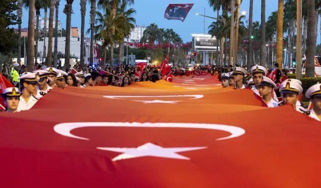 102 Yıldır Aynı İnançla: Cumhuriyet Bayramı Tüm Türkiye’de Kutlanıyor