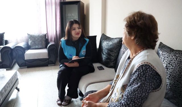 Akdeniz Belediyesi’nden Hastalara Moral Eli: Psikososyal Destek Evlerin Kapısına Gidiyor