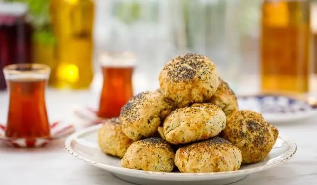 Dereotu Kokusu Mutfağı Ele Geçirdi – Bu Poğaça Tepside Durmuyor